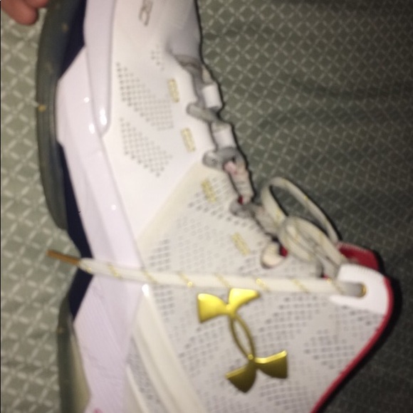 Stephen Curry’s - Picture 3 of 3